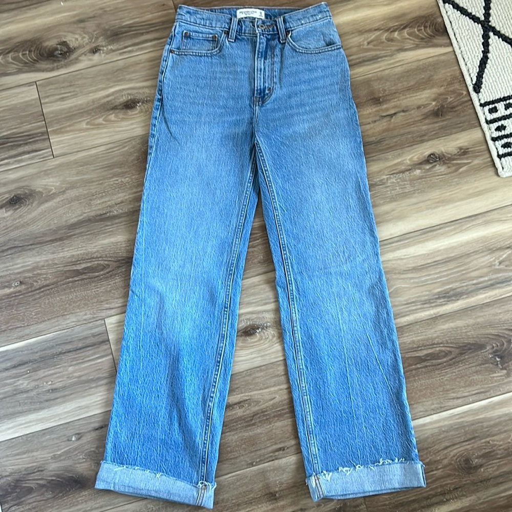 Abercrombie 90s Relaxed high rise SOLD